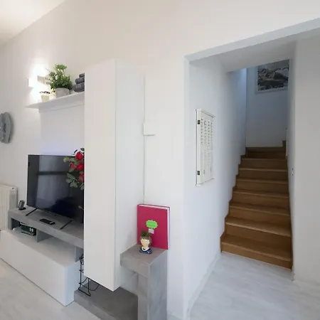 Amazing Serenity Flat For 7, Ac, Historic Center * Faenza