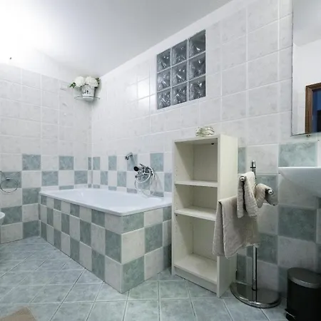 Amazing Serenity Flat For 7, Ac, Historic Center * Faenza