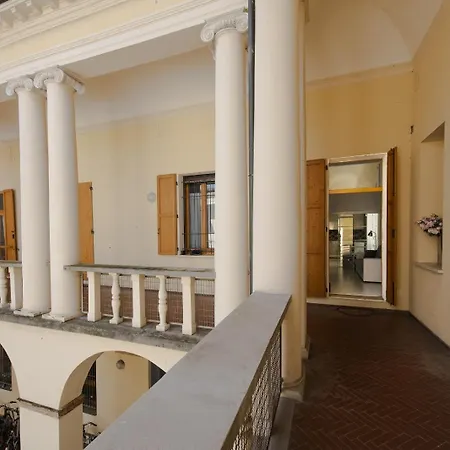 Amazing Serenity Flat For 7, Ac, Historic Center Apartment *