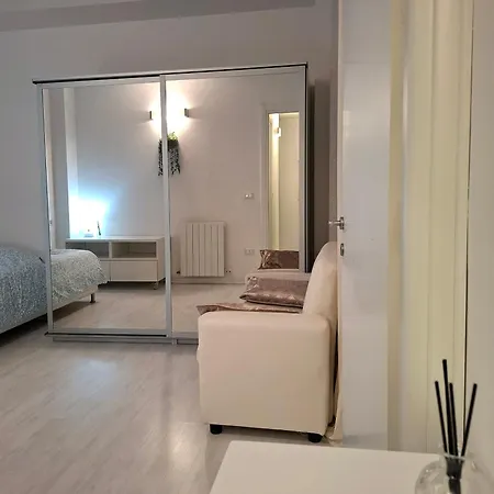 Amazing Serenity Flat For 7, Ac, Historic Center