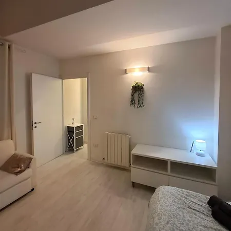 Amazing Serenity Flat For 7, Ac, Historic Center