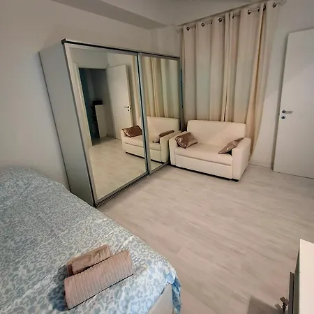 Apartment Amazing Serenity Flat For 7, Ac, Historic Center Faenza