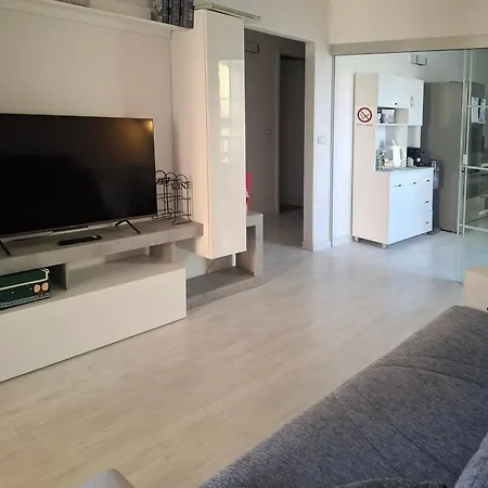 Amazing Serenity Flat For 7, Ac, Historic Center *