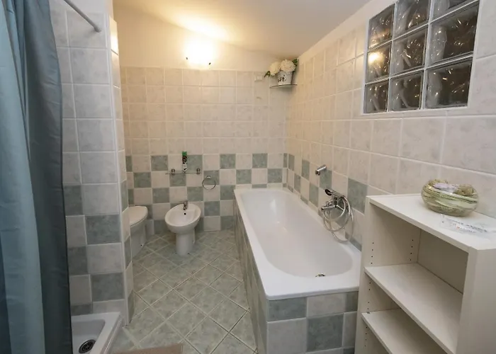 Amazing Serenity Flat For 7, Ac, Historic Center Faenza