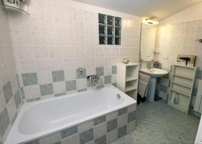 Amazing Serenity Flat For 7, Ac, Historic Center Appartement