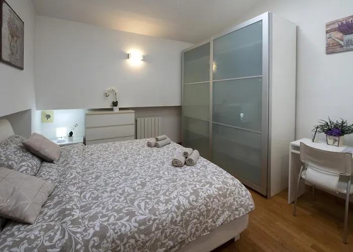 Amazing Serenity Flat For 7, Ac, Historic Center * Faenza