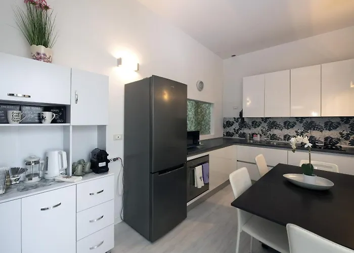 Amazing Serenity Flat For 7, Ac, Historic Center