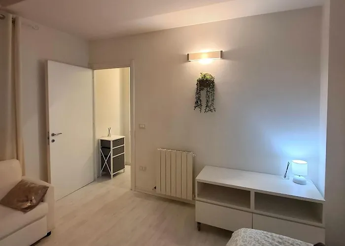 Amazing Serenity Flat For 7, Ac, Historic Center