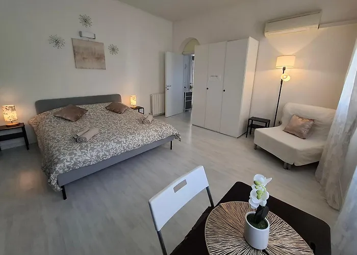 Amazing Serenity Flat For 7, Ac, Historic Center *